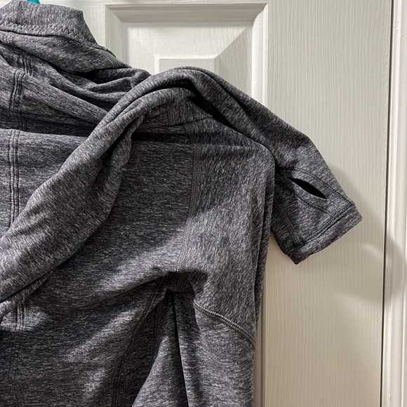 Ivivva wrap shirt - Picture 3 of 4